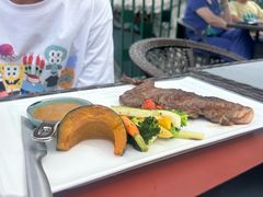 澳洲谷饲菲力牛排配烤制精品蔬菜-EATALIA意塔利意式餐厅(鼓楼店)