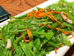 荷兰豆炒菌菇丝-云海肴·汽锅鸡·云南菜(美罗城店)