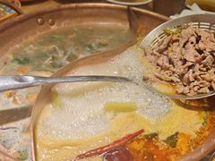 -洱火云南酸菜牛肉火锅(石景山当代商城店)