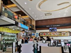 -覃记海鲜美食餐厅