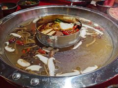 -谭鸭血老火锅(万象九宜城店)
