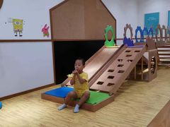 -抱抱熊托育中心(大悦城店)