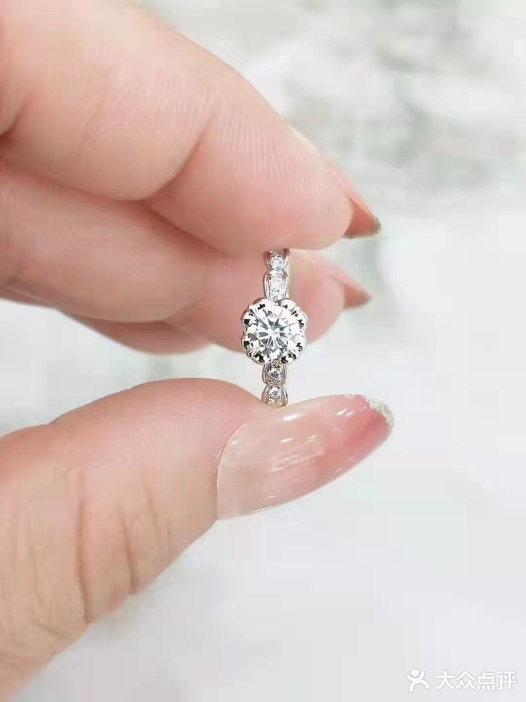 四爪钻戒💍，追寻你一世光辉✨✨