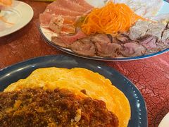 红烩牛肉蛋包饭-羽深肉铺 Steak & Wine