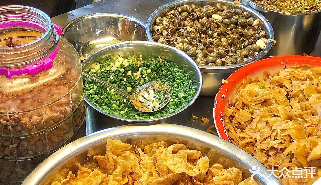 广州永泰这家炸蛋螺蛳粉‼️一整碗的料[流泪]