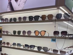 -爱视眸Eyeblling眼镜·依视路·蔡司镜片折扣店(百联南方商城购物中心)
