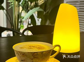 好离谱️在一家轻吧喝到了这么绝的下午茶