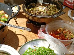 -聚鑫朋酸菜肥肠(文艺路口店)