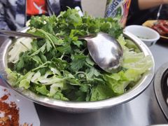 -黄利砖万峰林布依特色酸笋牛肉馆