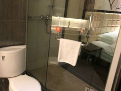 -昆明朗威酒店(昆明站火车站双桥夜市风情街店)