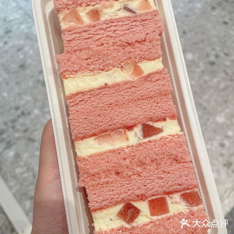 妹想到今年第一口🍓是仟吉给的！！