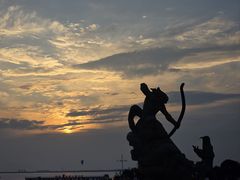 -巴陵广场