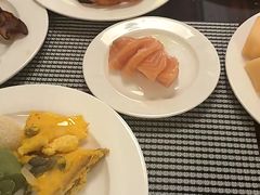-广州万富希尔顿酒店·感趣自助餐厅·金秋蟹宴生蚝海鲜刺身烧烤