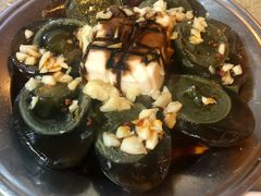 皮蛋拌豆腐-聂师傅油焖大虾