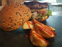 -HIGH FIVE哈福手工汉堡(桂林路店)