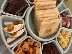 烙饼卷带鱼-静之湖湖畔餐厅