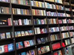 -钟书阁(松江泰晤士小镇店)