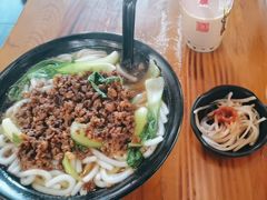 -丽虹云南过桥米线(兴工街店)