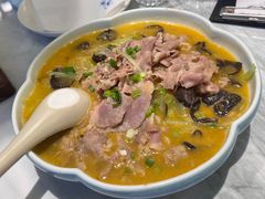 秘制酸汤肥牛-鹿港小镇(霄云店)