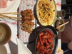 -肥肥虾庄·金牌油焖大虾(汉街SKP店)