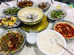 -将就吃农家特色土菜馆