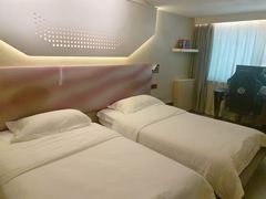 -银河电竞酒店(深圳东门老街地铁站店)