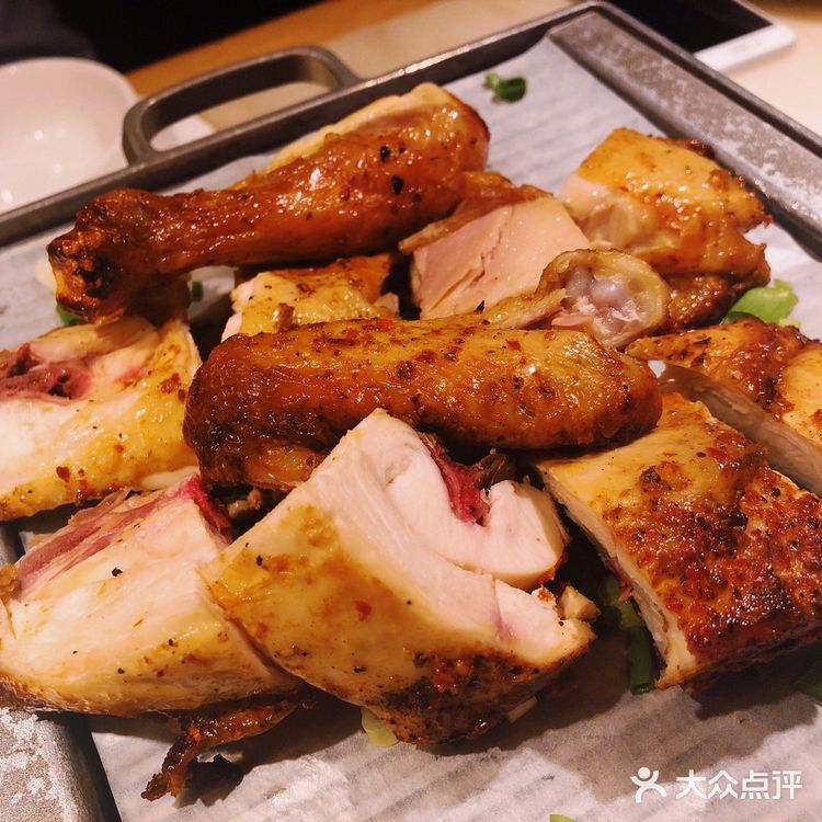 这里的小哥哥和小姐姐也很亮眼服务很及时