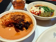 -老牌坊云南鱼豆花火锅(哈西万达店)