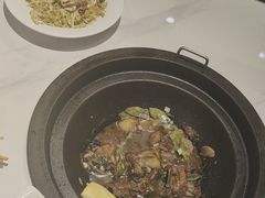 -咱屯子铁锅炖直营店(保利店)