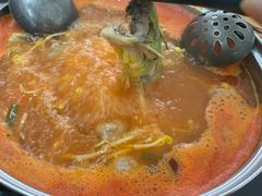 -苗伯妈酸汤火锅