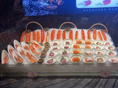 -雍容荟帝王蟹活龙虾展台自助(IFS黑金店)