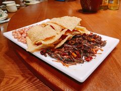 -老滇山寨•云南特色菜•地方菜•民族风情歌舞表演(金碧店)