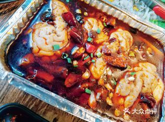 和朋友下了班过来的,第一次来,进到店里有被惊艳到