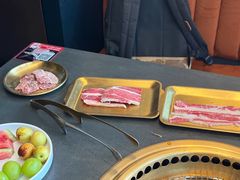 -铭牛烧肉·和牛海鲜自助(高新月牙湖店)