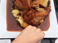 烤猪肘-Husi Bierhaus