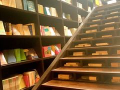 -钟书阁(松江泰晤士小镇店)