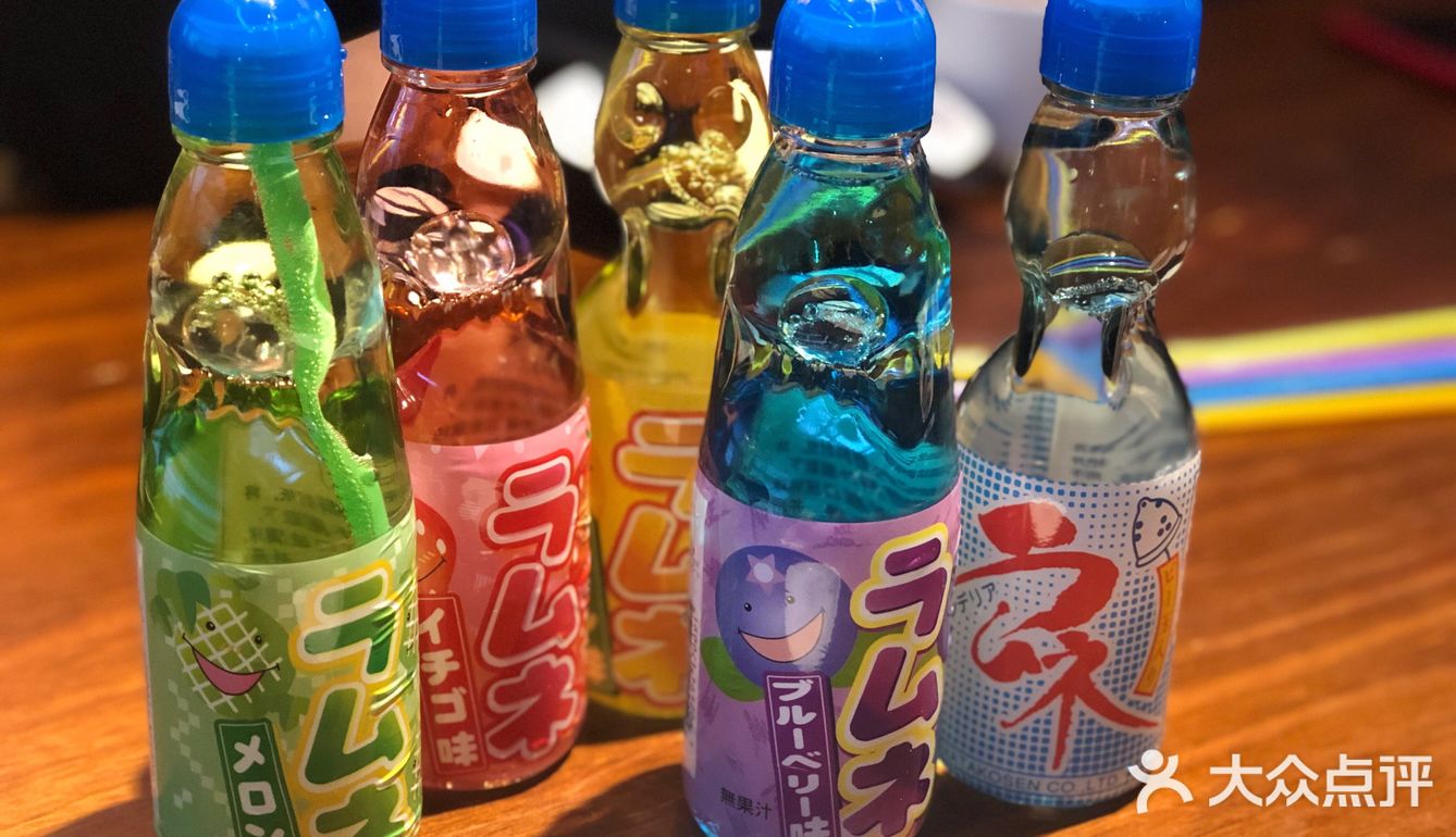 环境： 店在泰华新天地四楼，电影院旁边
