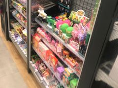 -全家便利店(上海南站站店)