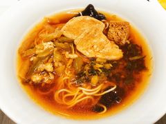 -上海滴水湖皇冠假日酒店