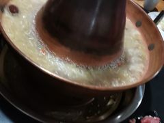 -果松木炭酸菜铜火锅·外婆参鸡汤