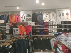 -优衣库(南京建邺万达广场店)