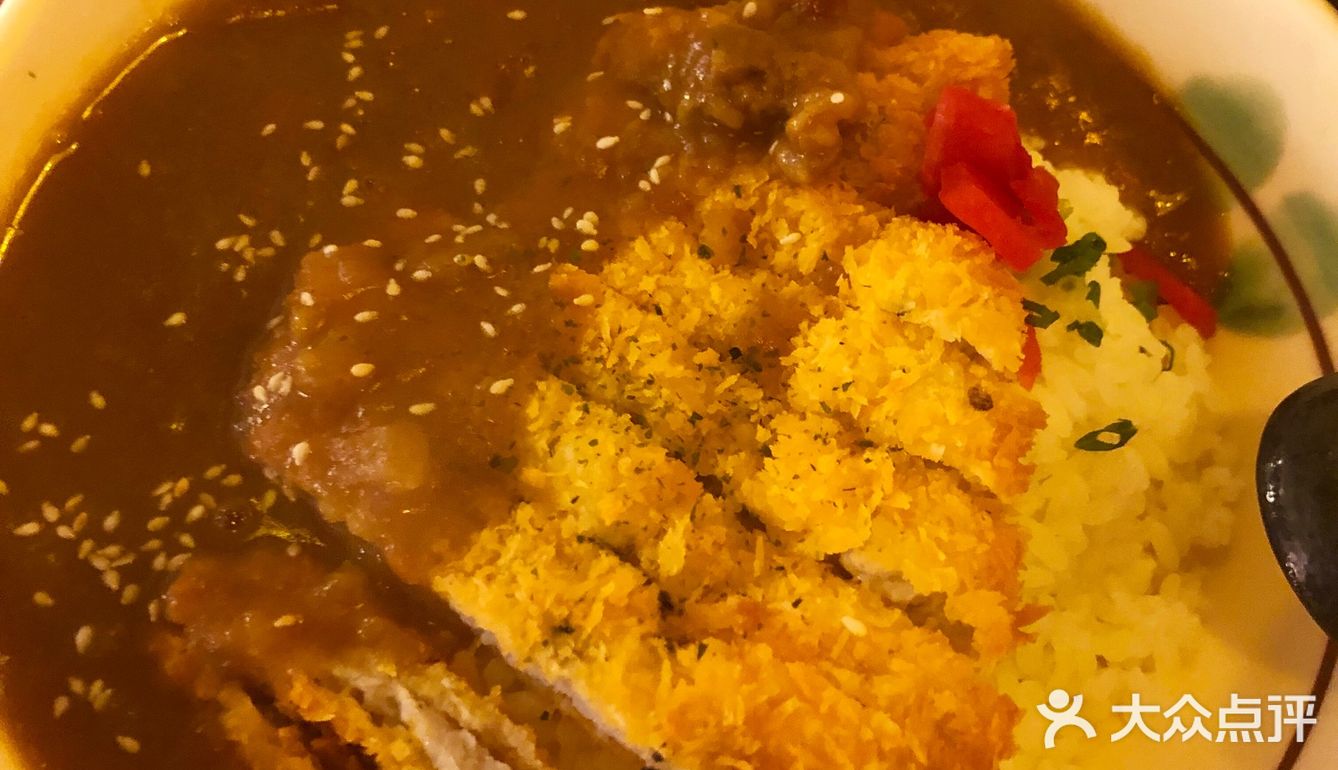 学校附近新开的一间日料店