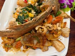 -Dang restaurant (patong phuket)