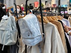 -lululemon(比斯特购物村店)