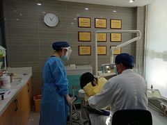 -上海仁爱医院口腔科 · 种植