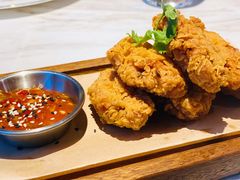 泰式甜辣酱鸡翅-九月里.自由花园餐厅