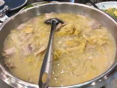 脊骨炖酸菜-东北农家小院(定西路店)