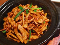 砂锅茶树菇-吕氏疙瘩汤·新鲁菜(济南万象城店)