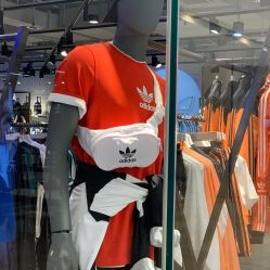 -adidas(德基广场店)