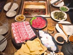 -老牌坊云南鱼豆花火锅(爱建店)